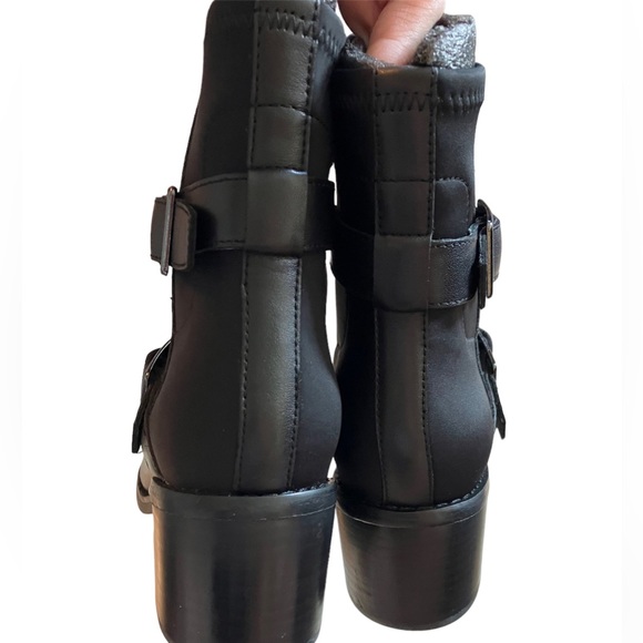 NWT Donald Pliner Darby Motorcycle Leather Boot Buckle Block Heel Bootie Sz 7.5 - Picture 4 of 6